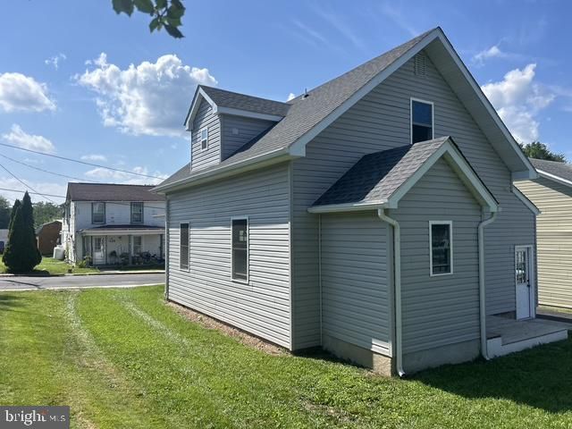 83 JACKSON ST, Paw Paw, WV 25434