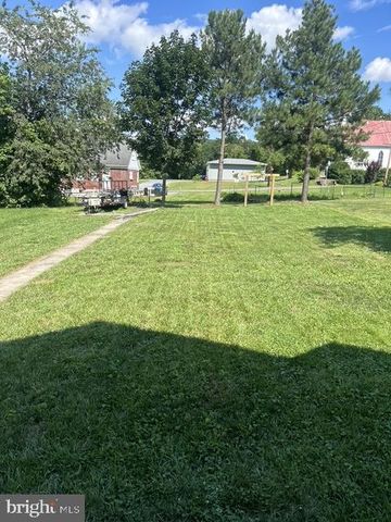 83 JACKSON ST, Paw Paw, WV 25434