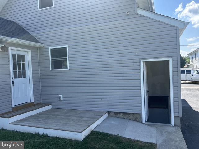 83 JACKSON ST, Paw Paw, WV 25434