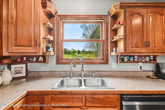2609 Battle Creek Road, Charlotte, MI 48813