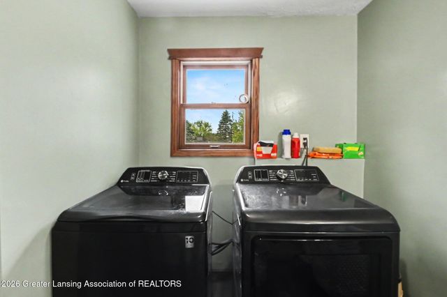 2609 Battle Creek Road, Charlotte, MI 48813