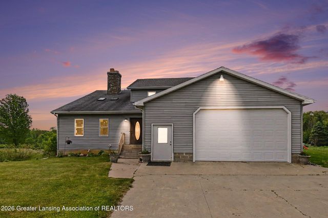 2609 Battle Creek Road, Charlotte, MI 48813