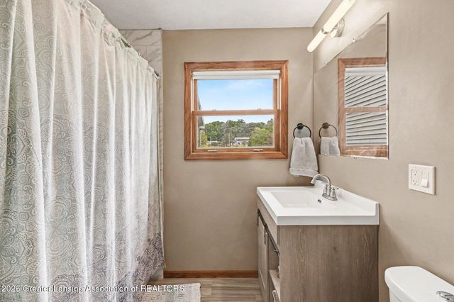 2609 Battle Creek Road, Charlotte, MI 48813