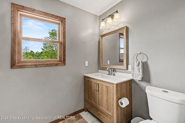 2609 Battle Creek Road, Charlotte, MI 48813