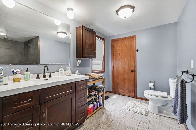2609 Battle Creek Road, Charlotte, MI 48813