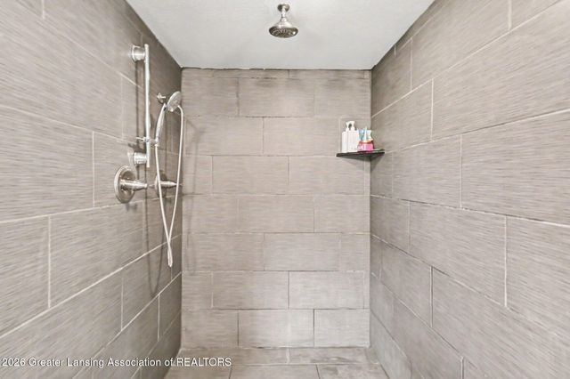 2609 Battle Creek Road, Charlotte, MI 48813