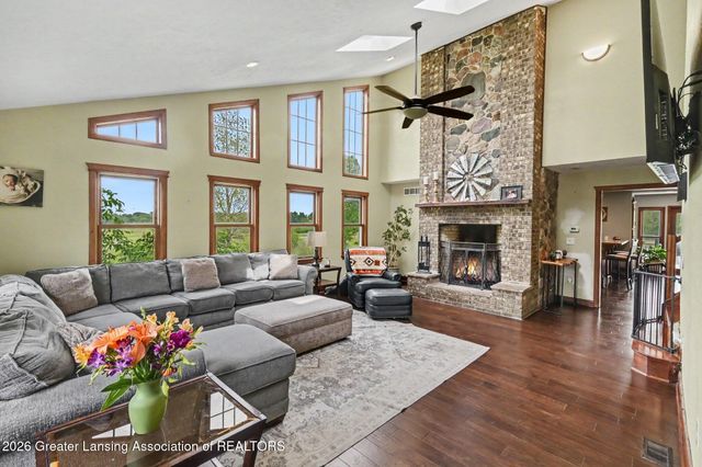 2609 Battle Creek Road, Charlotte, MI 48813