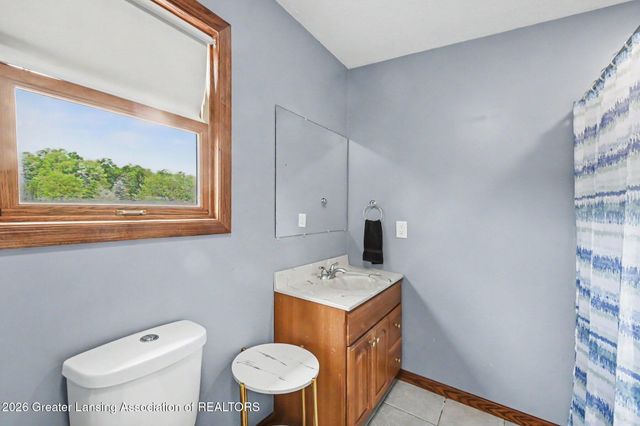 2609 Battle Creek Road, Charlotte, MI 48813