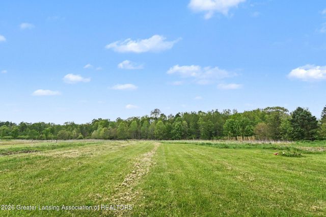 2609 Battle Creek Road, Charlotte, MI 48813