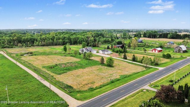 2609 Battle Creek Road, Charlotte, MI 48813