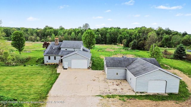 2609 Battle Creek Road, Charlotte, MI 48813