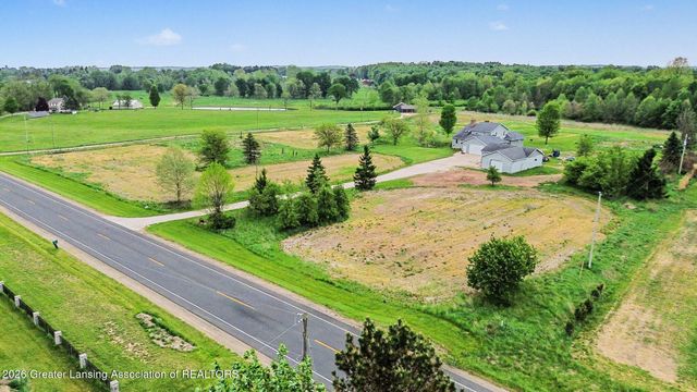 2609 Battle Creek Road, Charlotte, MI 48813