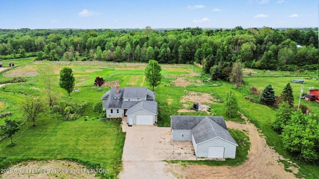 2609 Battle Creek Road, Charlotte, MI 48813