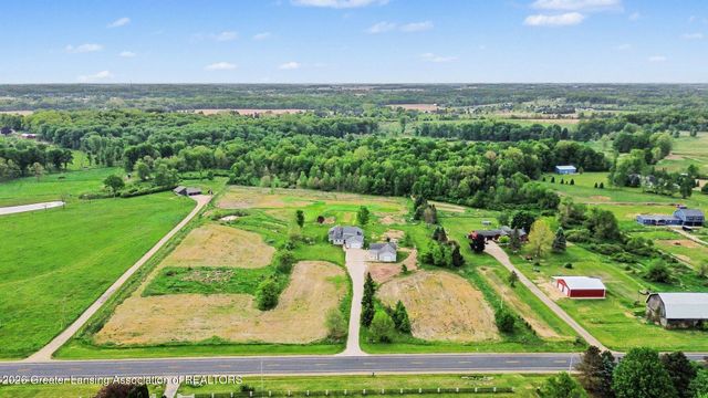 2609 Battle Creek Road, Charlotte, MI 48813