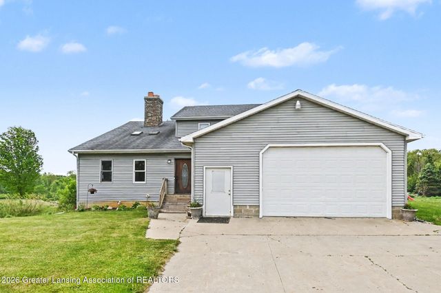 2609 Battle Creek Road, Charlotte, MI 48813