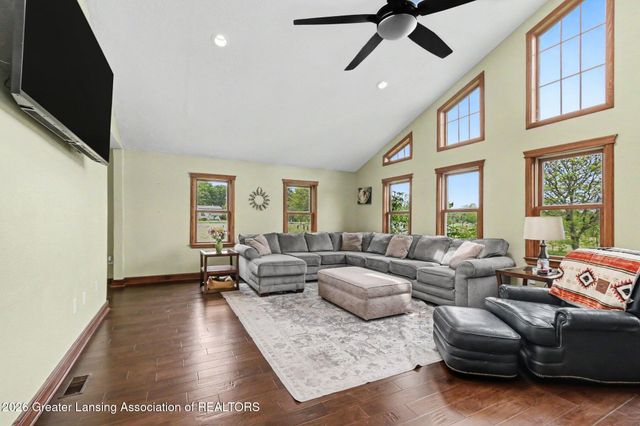 2609 Battle Creek Road, Charlotte, MI 48813