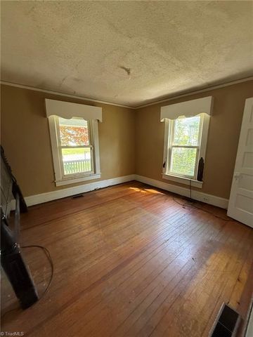 1300 Sloan Street, Greensboro, NC 27401