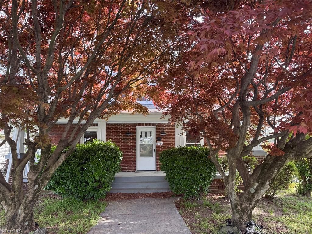 1300 Sloan Street, Greensboro, NC 27401