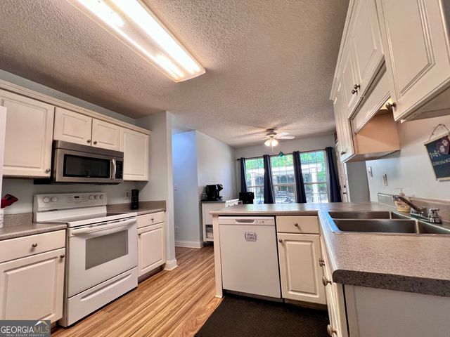 109 Quinelle Drive, Perry, GA 31069