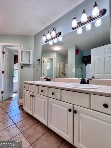 109 Quinelle Drive, Perry, GA 31069