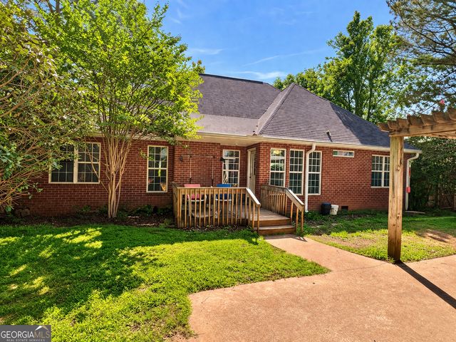 109 Quinelle Drive, Perry, GA 31069