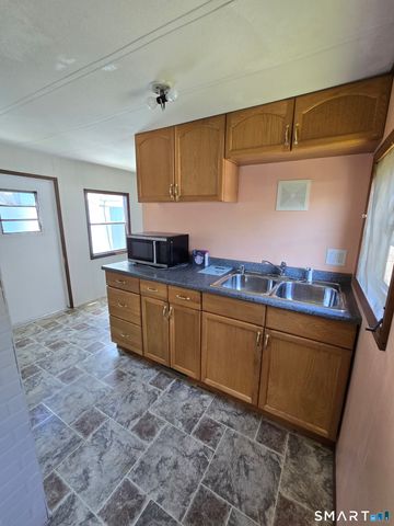 3 Sunny Acres, Wallingford, CT 06492