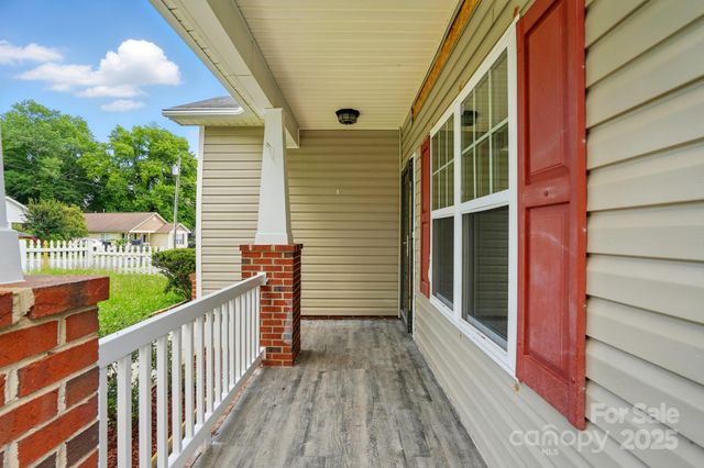 2723 Craddock Avenue, Charlotte, NC 28208