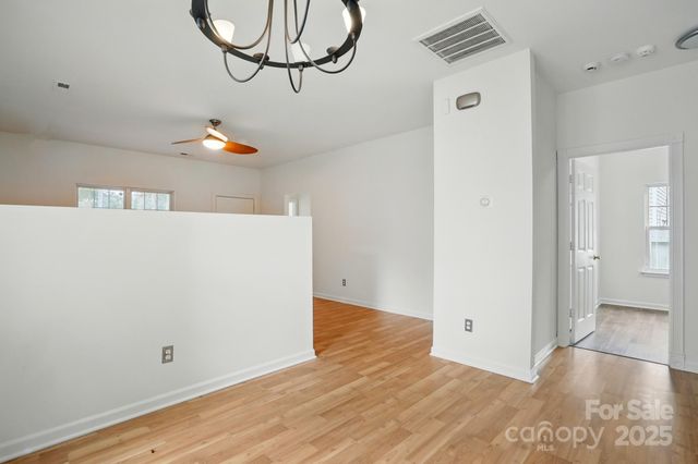 2723 Craddock Avenue, Charlotte, NC 28208