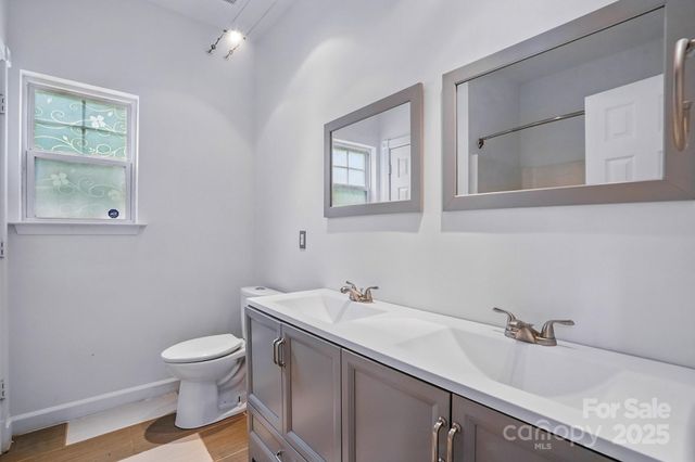 2723 Craddock Avenue, Charlotte, NC 28208
