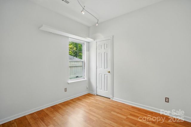 2723 Craddock Avenue, Charlotte, NC 28208
