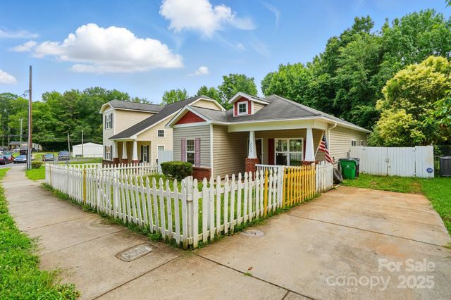 2723 Craddock Avenue, Charlotte, NC 28208