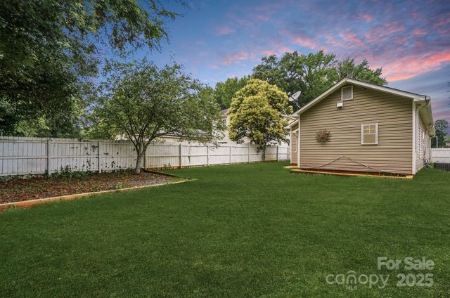 2723 Craddock Avenue, Charlotte, NC 28208