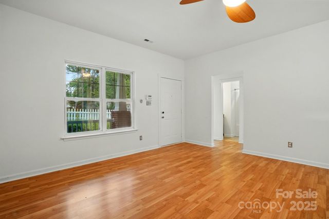 2723 Craddock Avenue, Charlotte, NC 28208