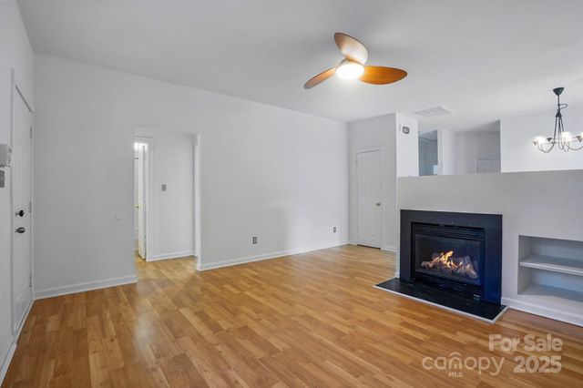 2723 Craddock Avenue, Charlotte, NC 28208