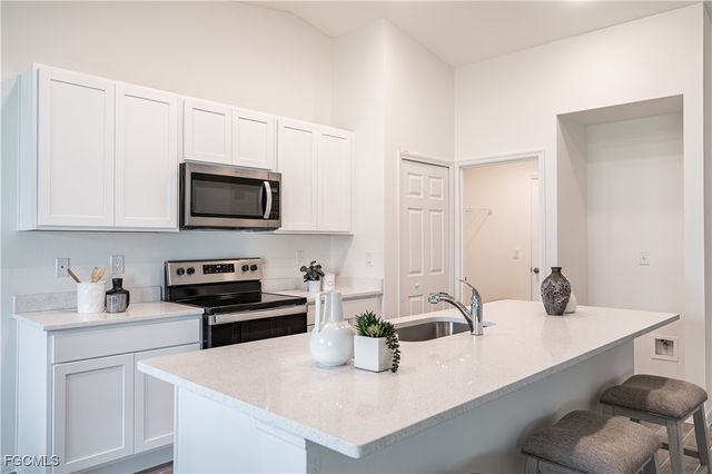 202 SE 1st PL, Cape Coral, FL 33990