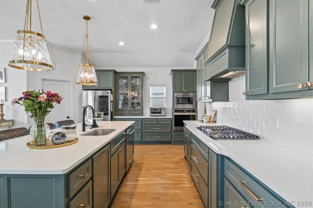 501 E 127th Place S, Jenks, OK 74037