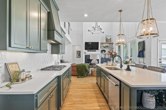 501 E 127th Place S, Jenks, OK 74037