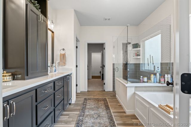 501 E 127th Place S, Jenks, OK 74037