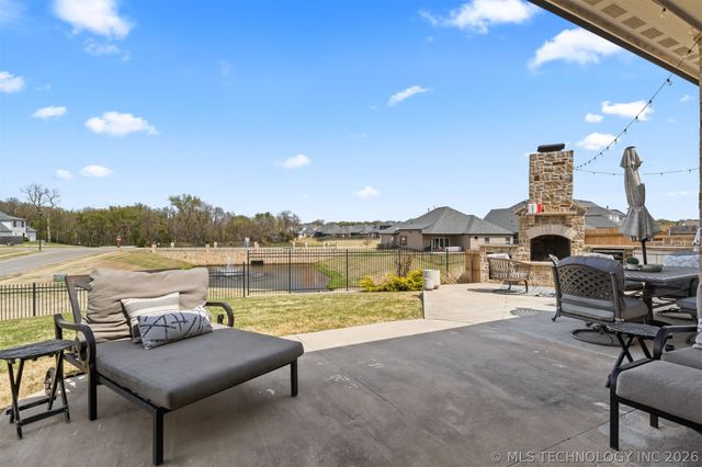 501 E 127th Place S, Jenks, OK 74037