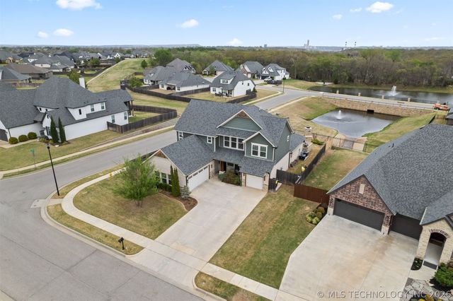501 E 127th Place S, Jenks, OK 74037