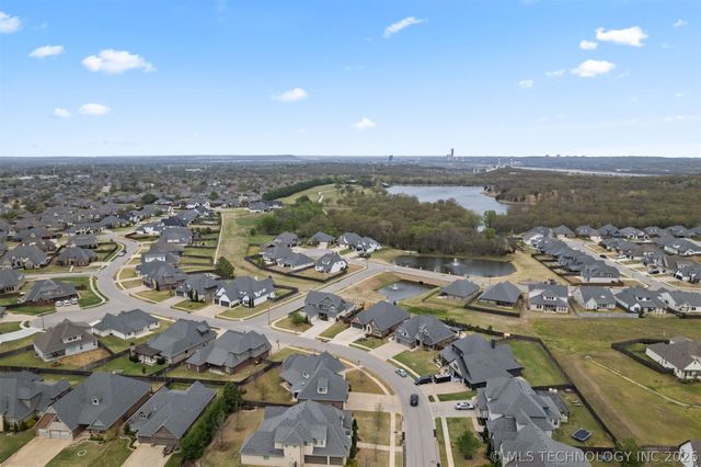 501 E 127th Place S, Jenks, OK 74037