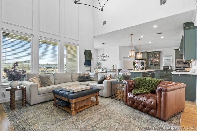 501 E 127th Place S, Jenks, OK 74037