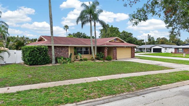 2221 COLONIAL DRIVE, Dunedin, FL 34698