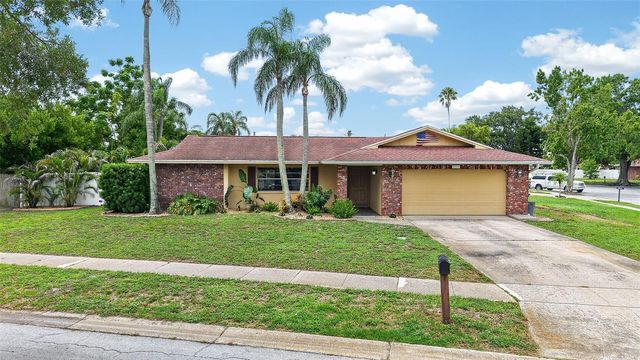 2221 COLONIAL DRIVE, Dunedin, FL 34698