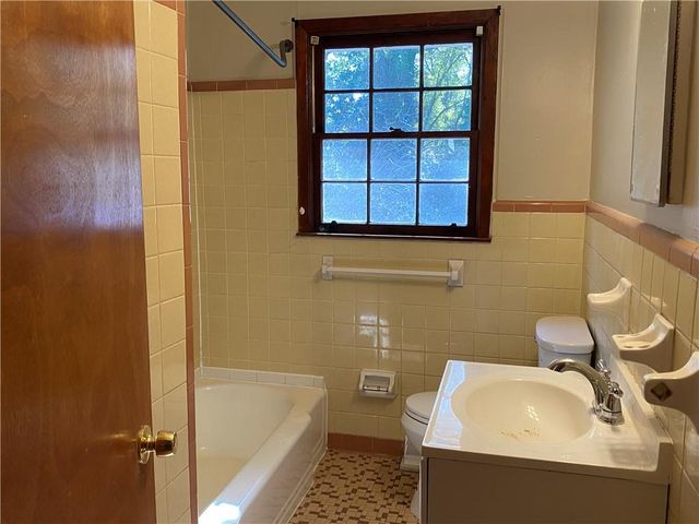 121 Foster W Avenue, Dallas, GA 30132