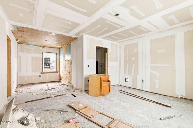 236 S 42nd St, Louisville, KY 40212