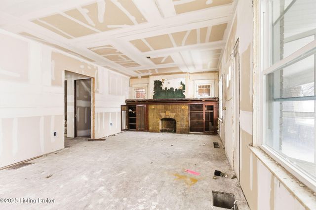 236 S 42nd St, Louisville, KY 40212