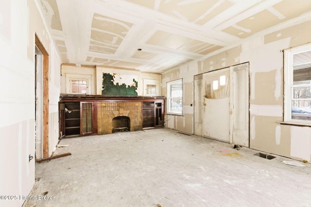 236 S 42nd St, Louisville, KY 40212