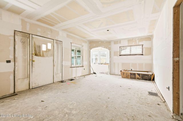 236 S 42nd St, Louisville, KY 40212