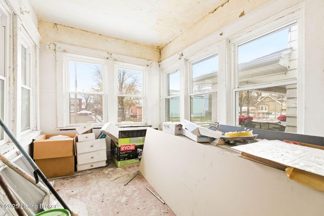 236 S 42nd St, Louisville, KY 40212